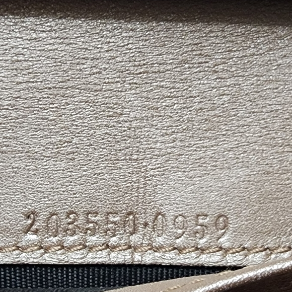 GUCCI GG Heart Signature Long Wallet - Picture 14 of 14